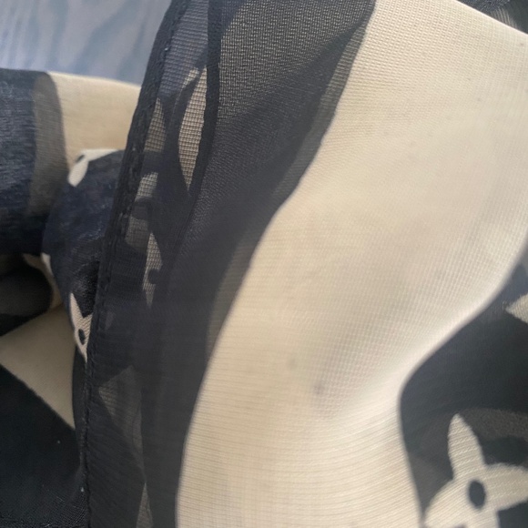 Vintage Louis Vuitton Black Cream Monogram Silk Scarf Authentic - Picture 2 of 12